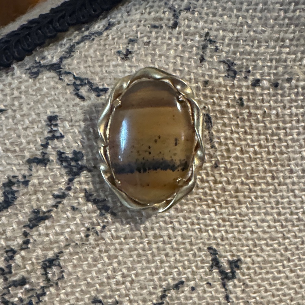 VTG Moss Agate Brooch with Elegant Gold color frame & hardware